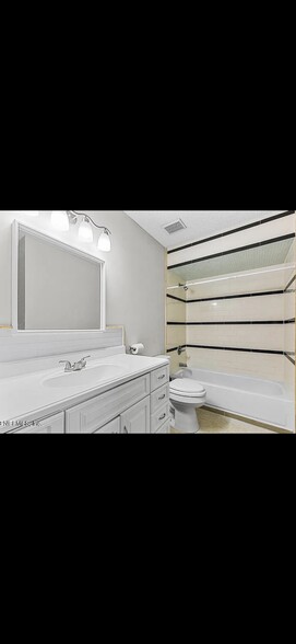 2nd bathroom - 10961 Peppermill Ln