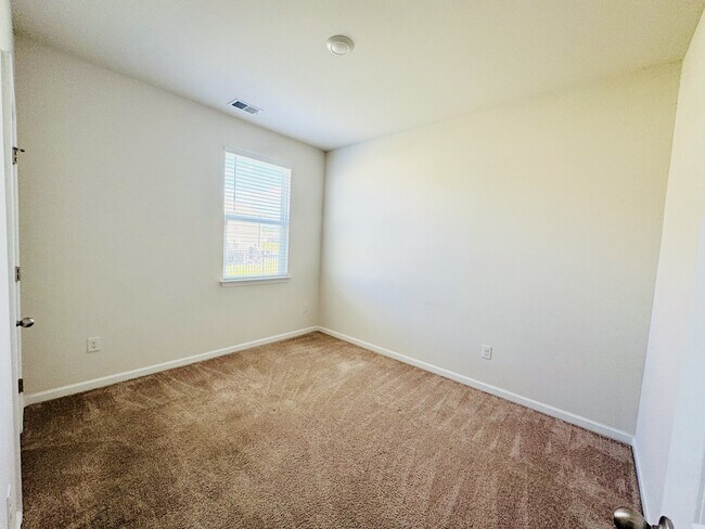 Building Photo - 1519 Springfield Ln