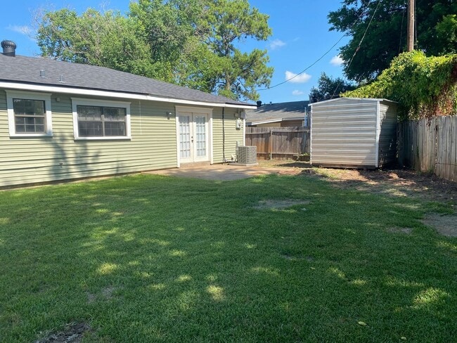 Building Photo - 3BR in Broadmoor