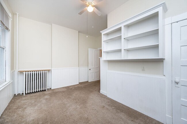 Building Photo - 3127 W Franklin St