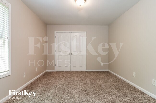 Building Photo - 259 Spinner Dr