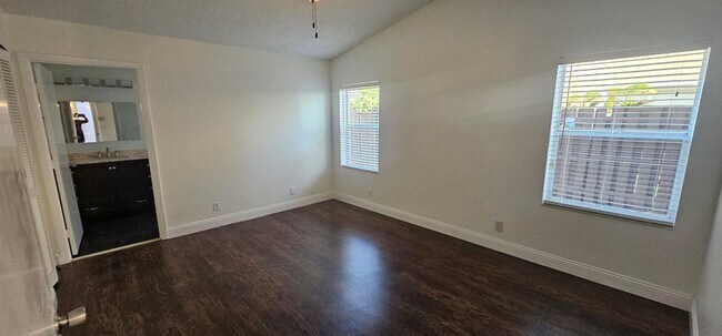 Building Photo - 10780 Cypress Lake Terrace