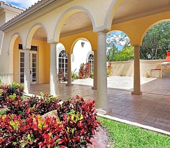 Building Photo - 8180 Geneva Ct