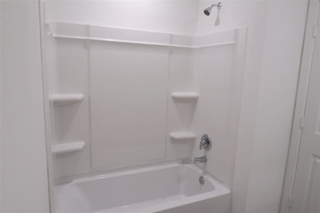 Building Photo - 908 Woodhaven Lks Dr