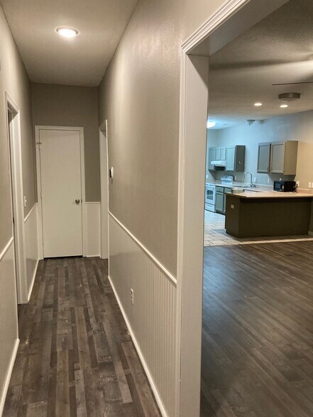 Building Photo - 2963 W Riverridge Dr