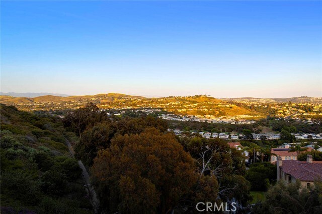 Building Photo - 12 San Remo