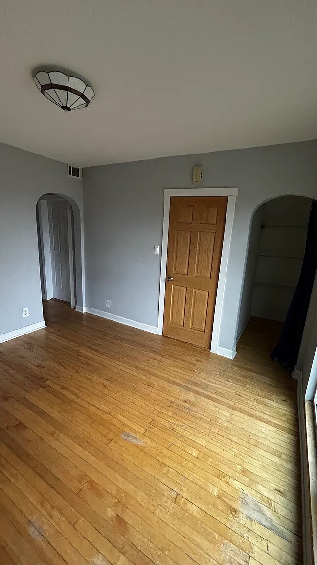 Building Photo - 2728 N Mulligan Ave