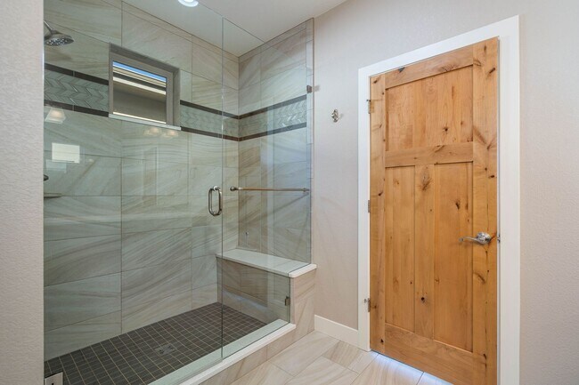 Building Photo - 6928 Summerwind Ct