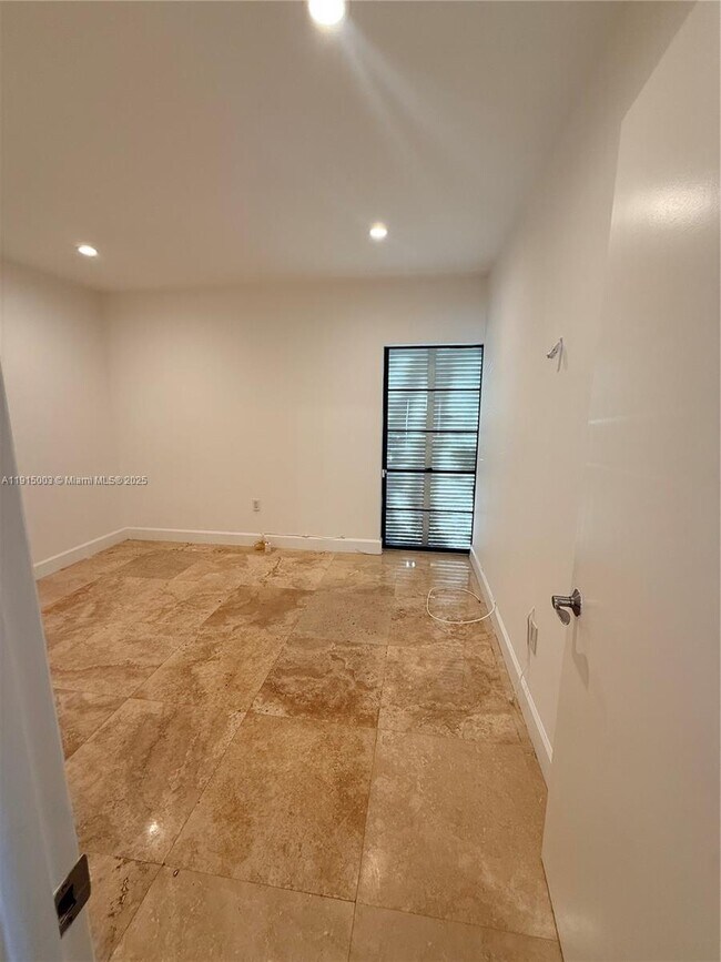 Building Photo - 15315 Loch Isle Dr W