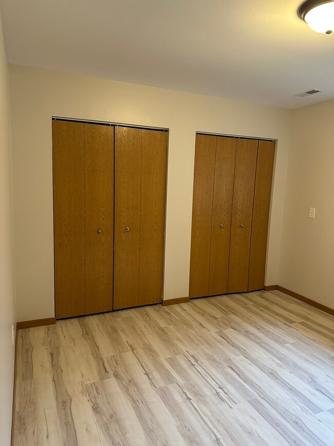 Building Photo - 805 Black Jack Rd