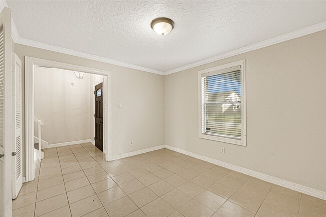 Building Photo - 5538 Fairview Forest Dr