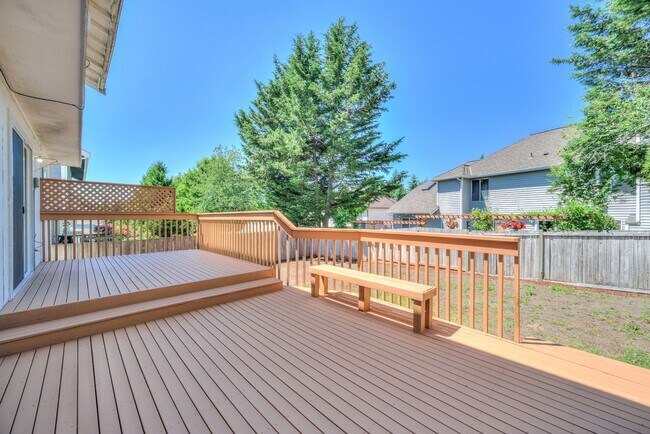 Building Photo - 14736 SE 185th Pl