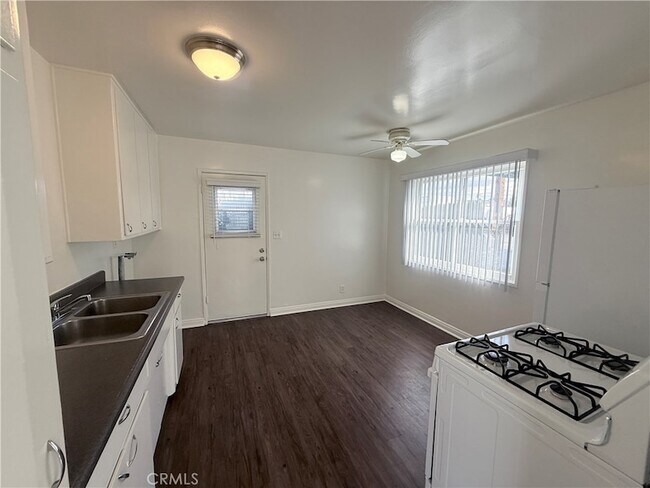 Building Photo - 24638 Eshelman Ave