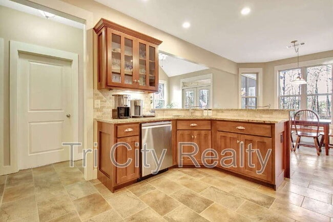 Building Photo - 175 Ridgeway Ct