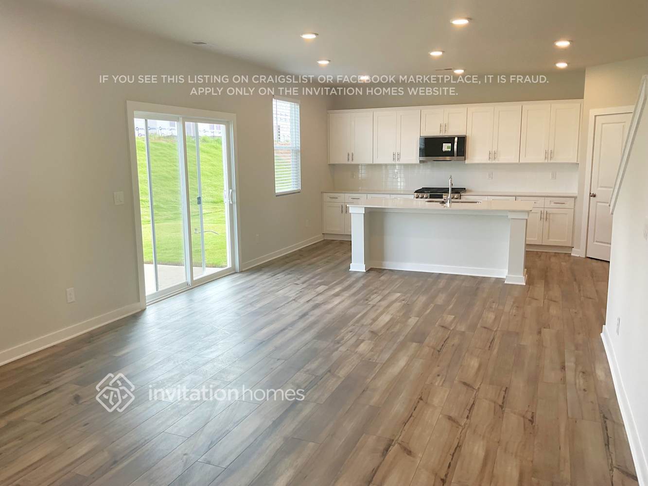 Building Photo - 810 Olde England Dr