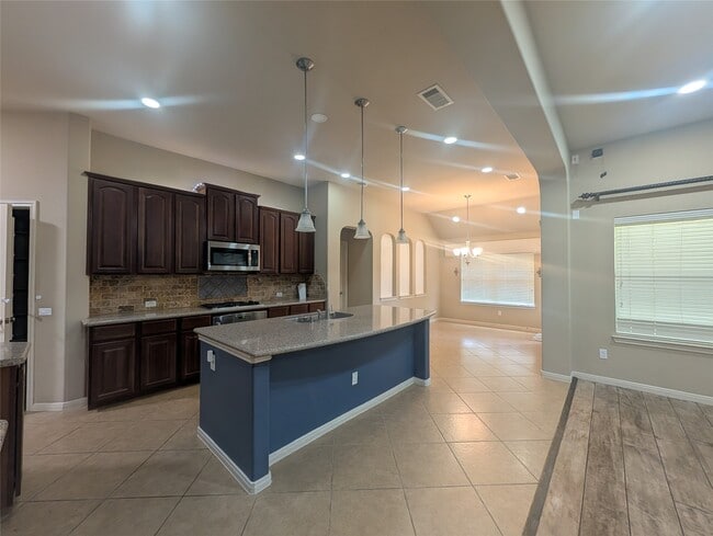 Building Photo - 14915 Bronze Finch Dr