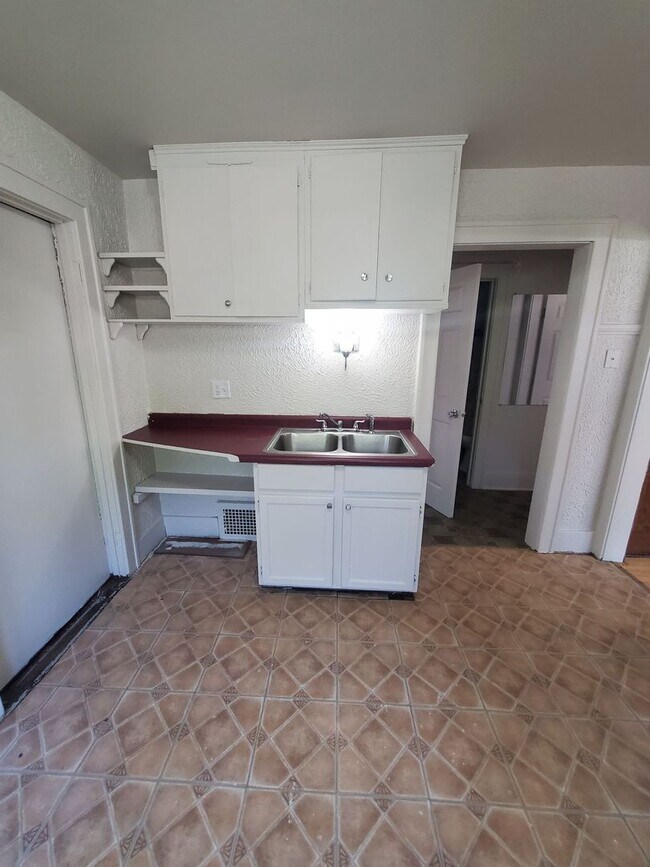 Building Photo - 3201-3203-3203 W Bobolink Ave
