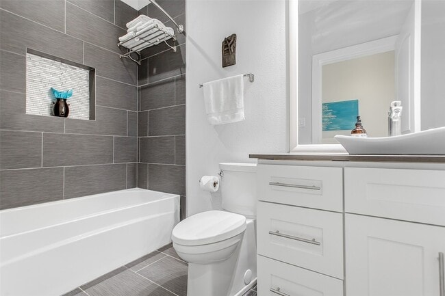 Building Photo - 4719 Junius St