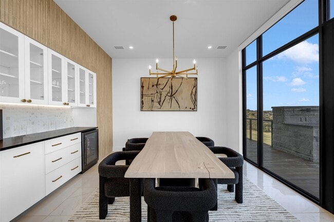 Building Photo - 207 Kites Ct