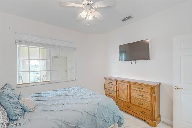 Building Photo - 20051 Sanibel View Cir