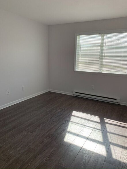 Building Photo - 36 Belair Dr