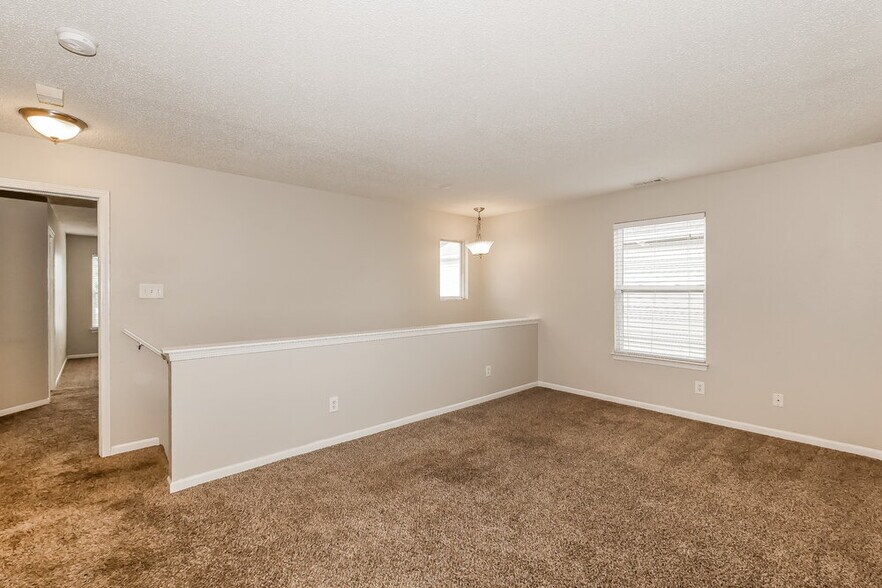 Building Photo - 441 Overland Dr