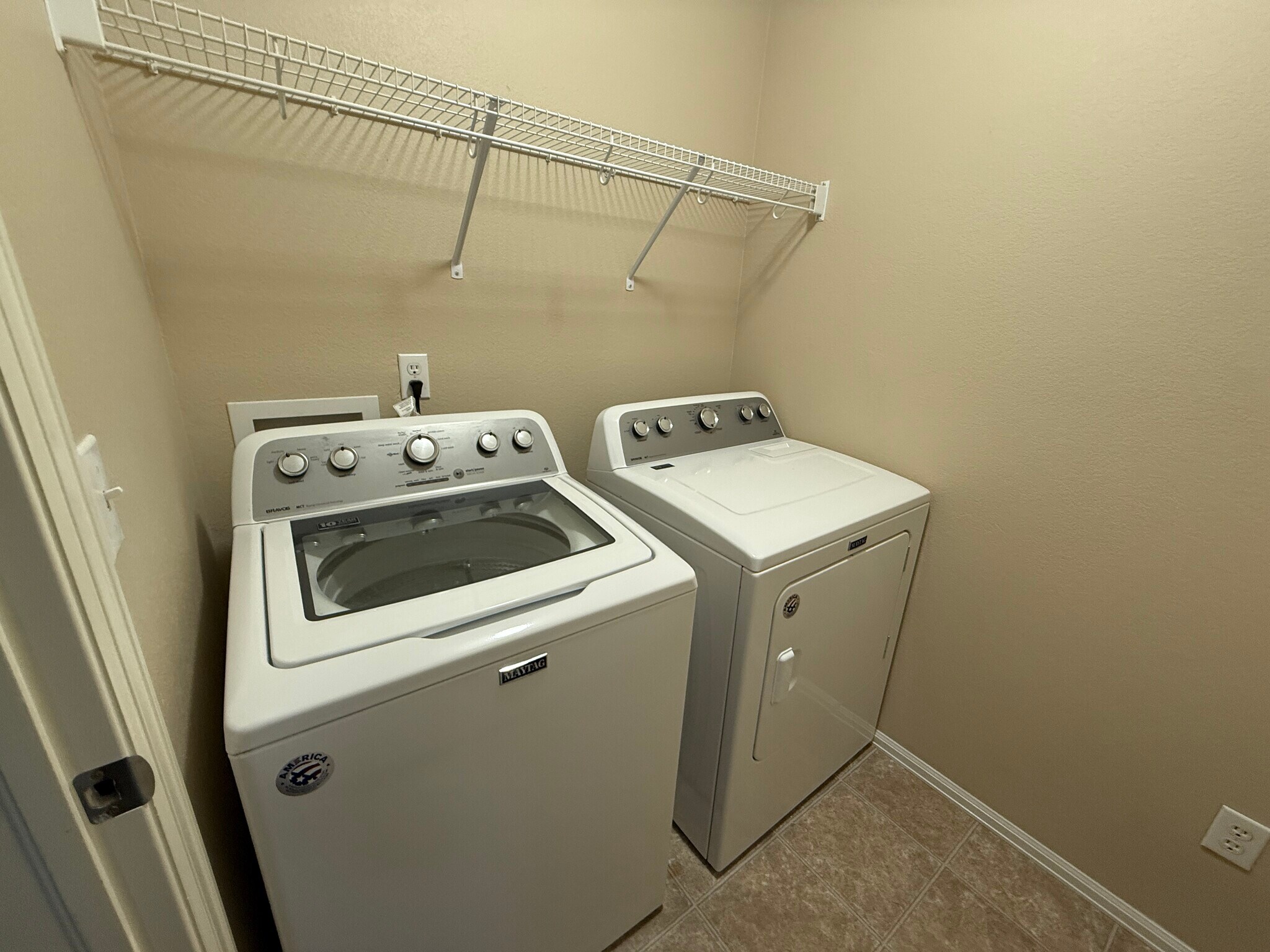 Building Photo - 775 Hailey Glenn Vw