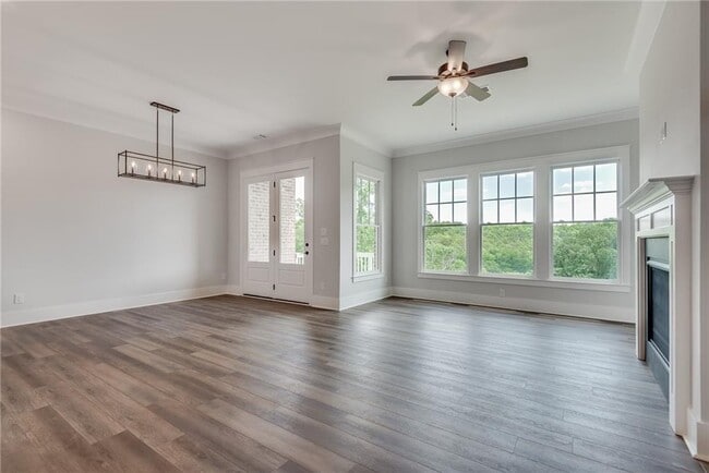 Building Photo - 435 Maplewood Dr