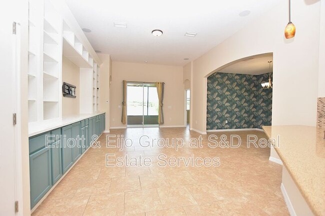 Building Photo - 5632 Aral Dr