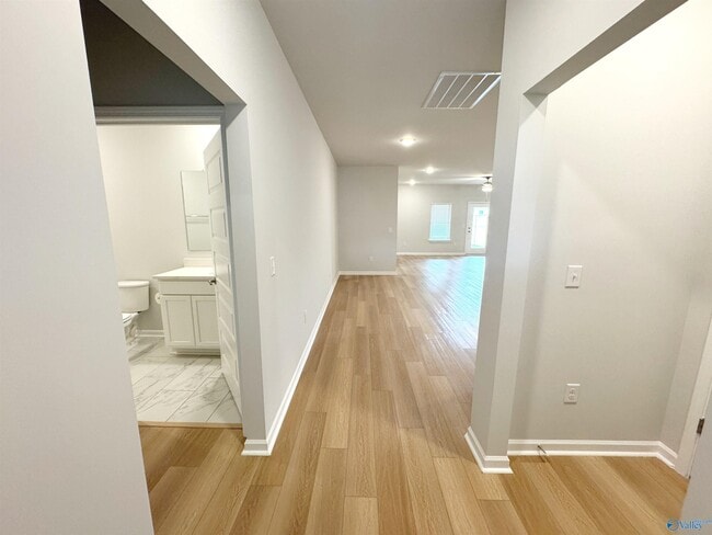 Building Photo - 207 Osceola Cir