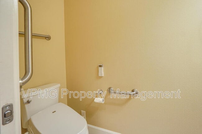 Building Photo - 1403 SE 194th Pl