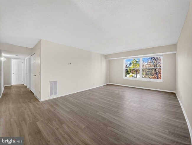 Building Photo - 7680 Tremayne Pl