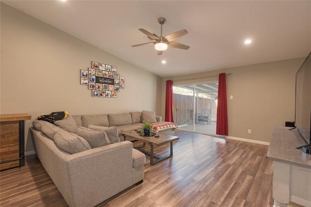 Building Photo - 2211 Yewpon Dr