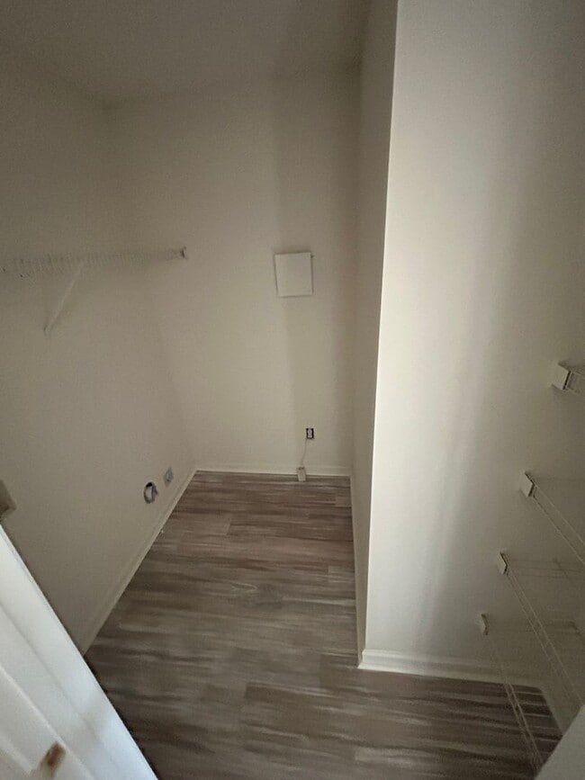 Building Photo - 545 Carlton Pointe Dr
