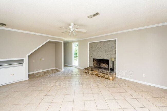 Building Photo - 11 Poets Corner