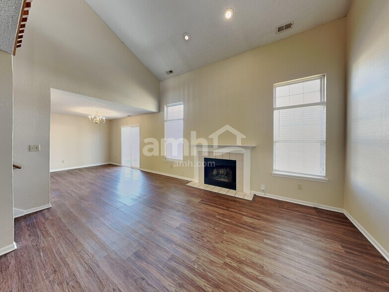 Building Photo - 7703 Vincent Ct