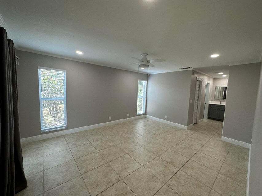 Building Photo - 1925 Shower Tree Way