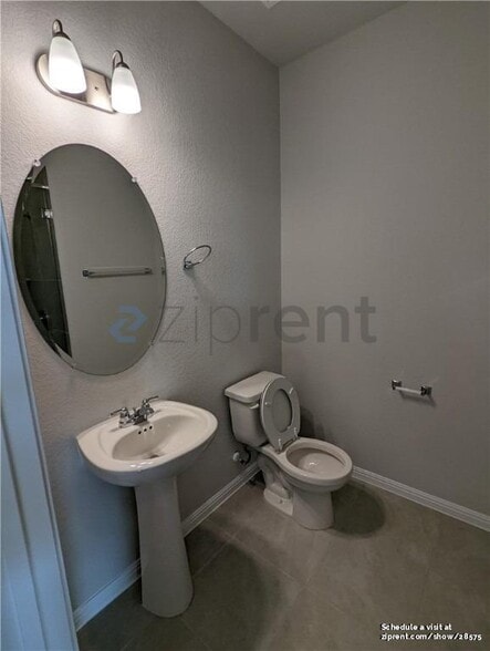 Building Photo - Unit