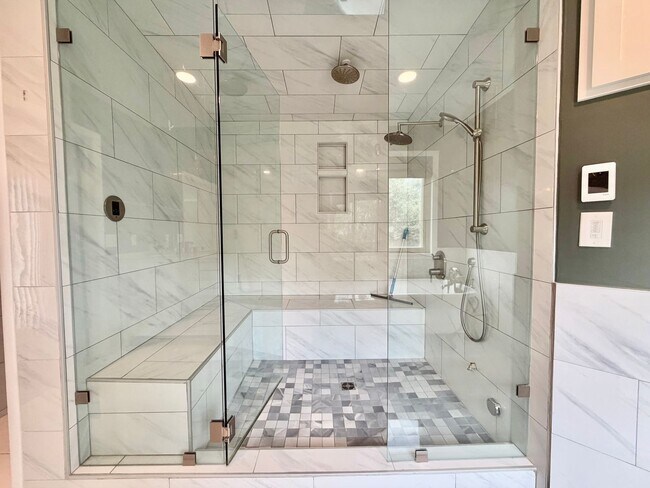 Building Photo - 961 Golden Pheasant Dr