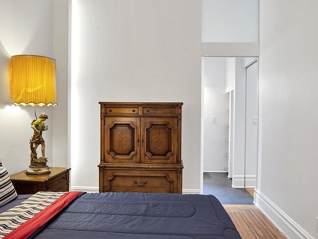 Building Photo - 545 W 111th St