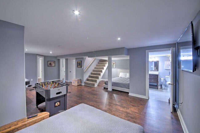 Building Photo - 6447 S Franklin Rd