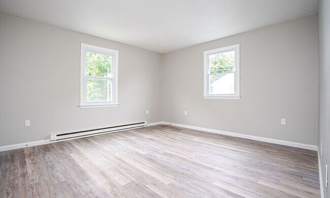 Building Photo - 48-50 Rifle St