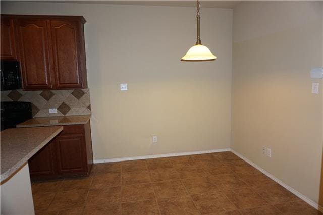 Building Photo - 1433 Ravenwood Dr