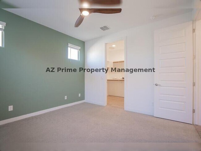 Building Photo - 3719 S 63rd Dr