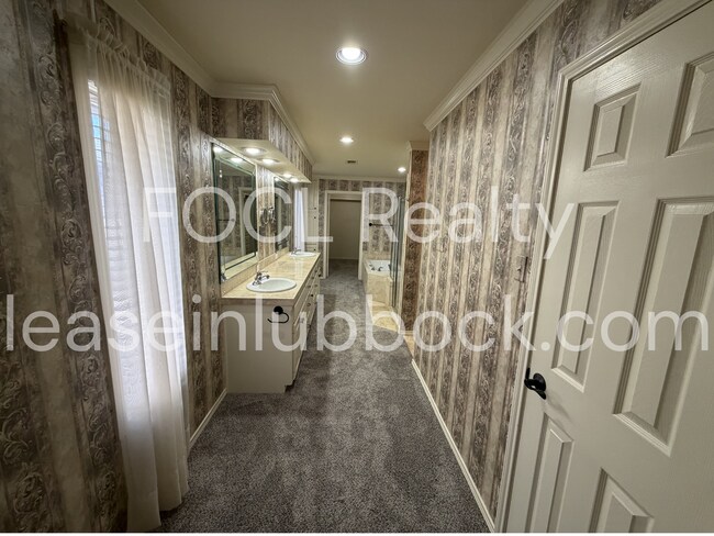 Building Photo - 3/2/2 - Garden Home