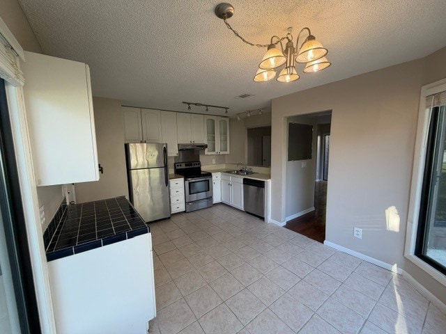 Building Photo - 8640 Roanoke Dr