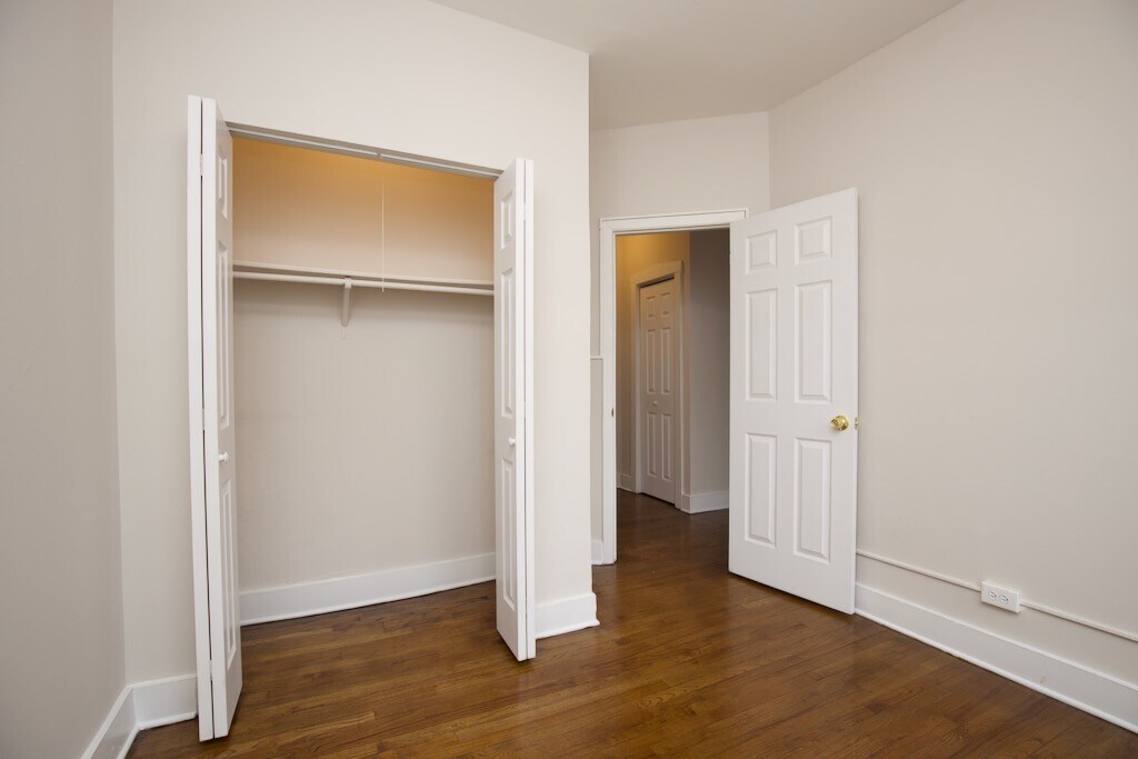 Building Photo - 1534 N Kedzie Ave