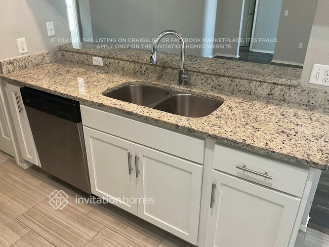 Building Photo - 3924 Talon Crest Dr