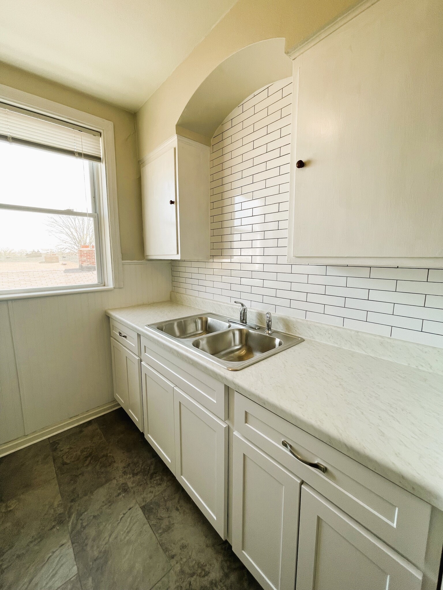 Building Photo - 4960 Fyler Ave