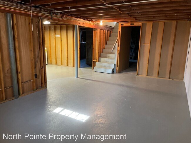 Building Photo - 3 br, 1 bath House - 105 Chestnut St.
